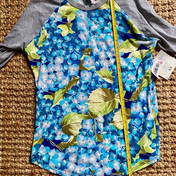 NWT LulaRoe long sleeve tee, size XS-Medium - Picture 6 of 7